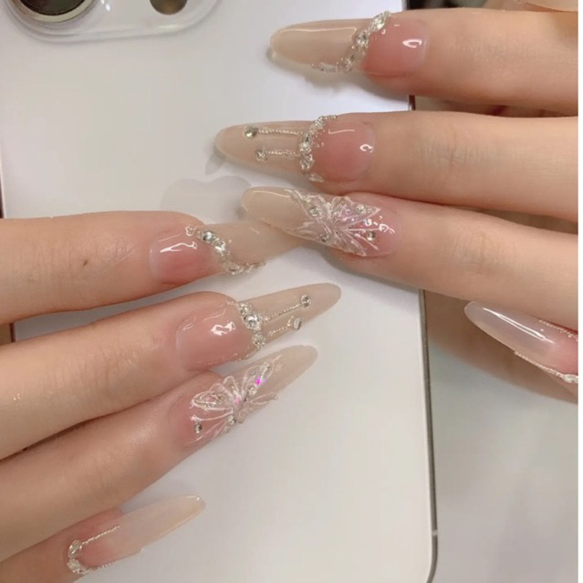 Nailbox nail thiết kế tiểu thư phối đá trang trọng (ib để được hỗ trợ đo size tay )