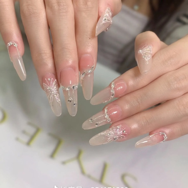 Nailbox nail thiết kế tiểu thư phối đá trang trọng (ib để được hỗ trợ đo size tay )
