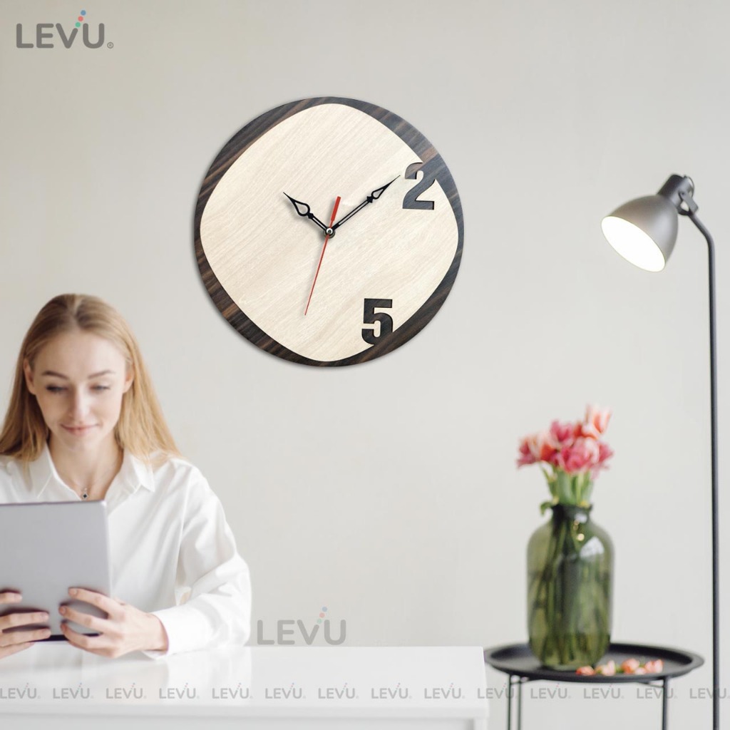 Đồng hồ treo tường trang trí phòng khách Decor bằng gỗ