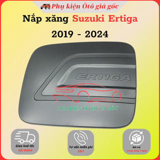 Ốp nắp bình xăng xe Suzuki Ertiga 2018, 2019, 2020, 2021, 2022, 2023, 2024, 2025 nhựa ABS đen nhám cao cấp