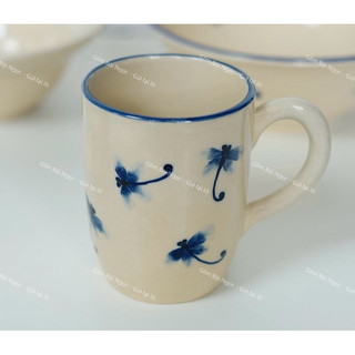 Ly Gốm Vẽ Gà Trống/Chuồn Chuồn Có Quai Viền Xanh 400ml - Hàg Cao Cấp Kiểu Dág Đẹp -Gốm Lái Thiêu Xưa Cho Người Hoài Niệm