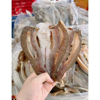1kg khô cá lóc xẻ non đến từ cà mau hương vị thơm ngon đặt biệt xuất sắc để làm quà biếu.