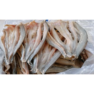 1kg khô cá lóc xẻ non đến từ cà mau hương vị thơm ngon đặt biệt xuất sắc để làm quà biếu.