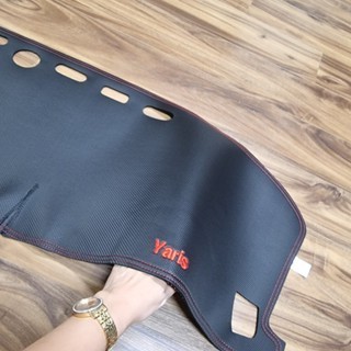 Thảm Taplo Da Vân Carbon xe TOYOTA YARIS Cross 2023 2024 Bản G, HEV bảo vệ taplo máy