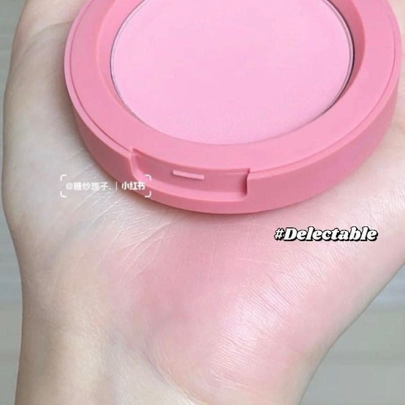 Má hồng tròn 3CE Face Blush, chất phấn lì, bám, ko trôi. 4 tông màu thời trang xịn xò