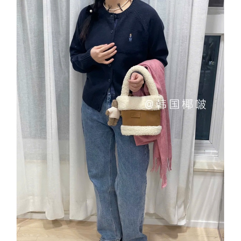 ÁO LEN THÊU GẤU W.H.O THAN, TRẮNG,KẺ CARDIGAN  hót nhất 2024