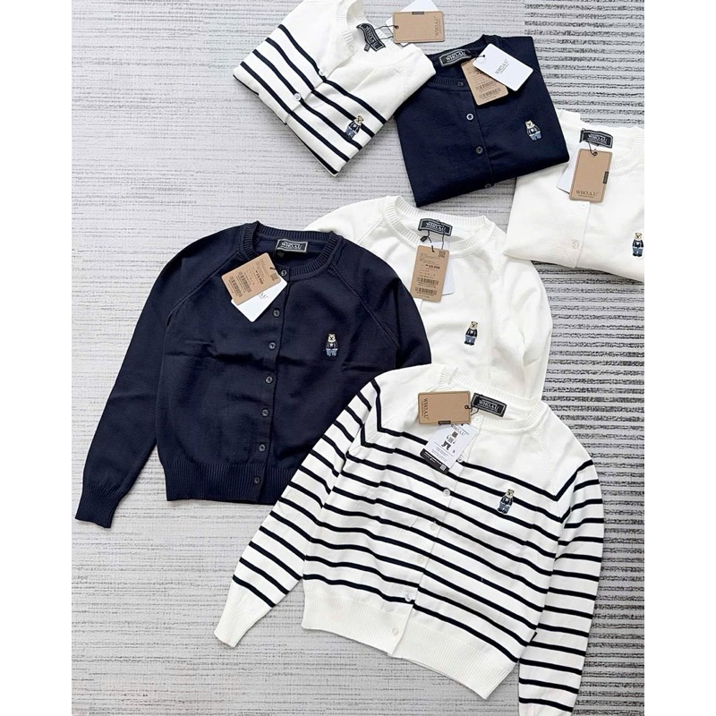 ÁO LEN THÊU GẤU W.H.O THAN, TRẮNG,KẺ CARDIGAN  hót nhất 2024
