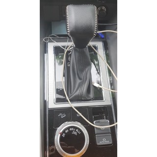 Bọc da cần số Mitsubishi Pajero sport các đời từ 2018-2023 da bò thật( Khách nhắn shop tên xe, đời xe)