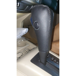 Bọc da cần số xe FORD EVEREST đời từ 2010-2014 số tự động ( khách nhắn shop tên xe đời xe cụ thể nhé