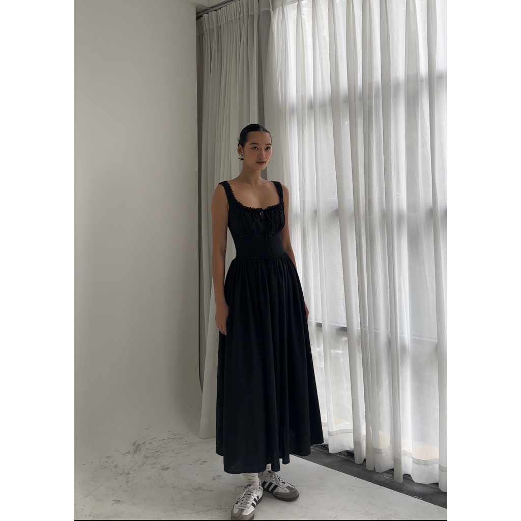 SUNDAY - CAPRI DRESS - Đầm Linen Maxi, Phối Ren Hai Dây Bản To.