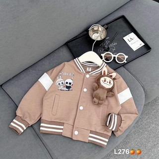 Áo khoác bomber da cá kèm gấu labubu cho bé trai bé gái