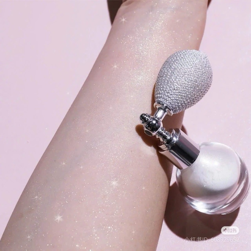 Hàng xịn giá rẻ-Chai xịt nhũ Teayason Highlight powder spray. Một sản phẩm dùng cho nhiều mục đích trang điểm