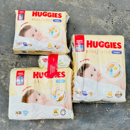 Miếng lót sơ sinh Huggies NB1 108+9 Skin Perfect (có thể dùng như BVS)