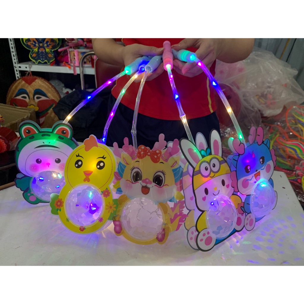 Đèn lồng trung thu cầu pha lê có đèn led màu sắc nhiều hình ngộ nghĩnh hình công chúa đẹp cho bé