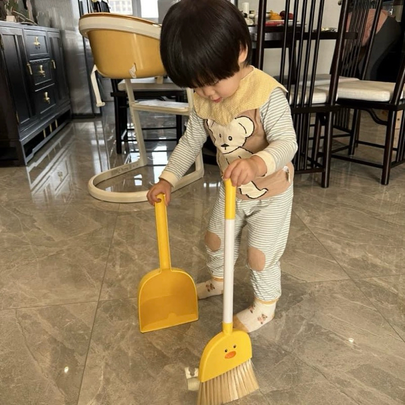 Bộ Chổi Hót Rác Và Cây Lau Nhà Cho Bé Thực Hành Cuộc Sống Dụng Cụ Quét Nhà Lau Nhà Máy Hút Bụi-Đồ Chơi PUPU HOUSE