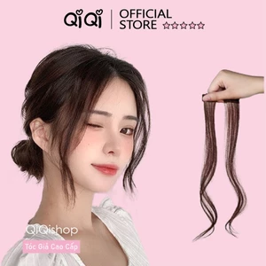 Tóc mái giả dài xoăn nhẹ. Tóc kẹp phồng 2 bên giống tóc thật.