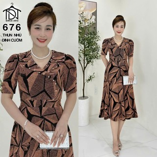 Đầm trung niên dự tiệc sang trọng vải kim tuyến nhũ kim sa đính đá tặng mẹ co giãn tốt bigsize 80kg M676