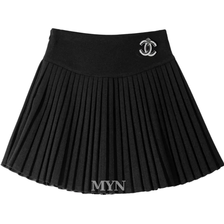 Chân Váy Xếp Ly Dáng Xoè Chữ A Váy Ngắn Hàng Cao Cấp Váy Gắn LOGO Chân Váy Công Sở Phong Cách Hàn Quốc