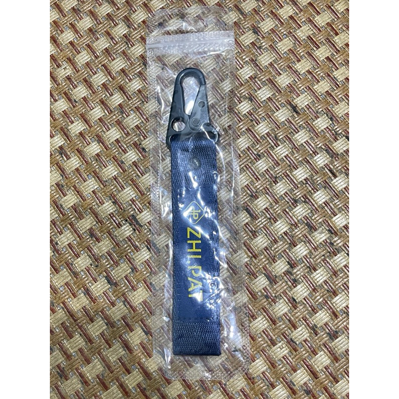 móc chìa khoá thêu logo mầu xanh
