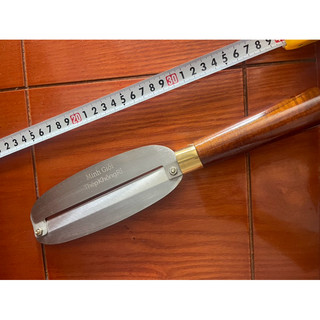 bào thép trắng bén