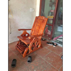 ghế lười đu đưa gỗ gõ, hương đá có bàn mát xa chân