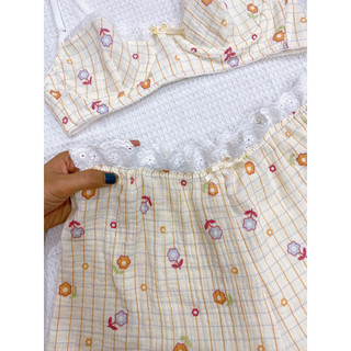 Set đồ lót chất liệu muslin có gọng, mút mỏng viền ren