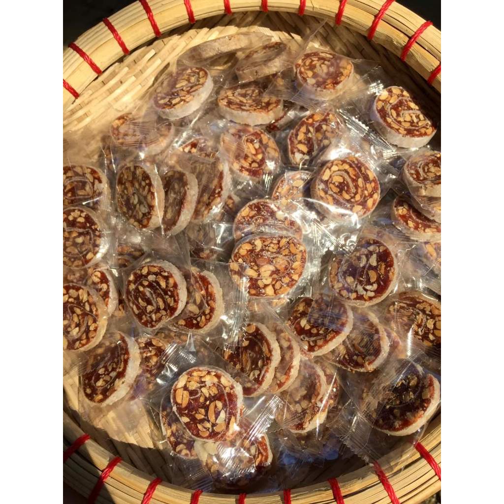 Kẹo chuối cuộn bánh phồng đậu phộng ít đường 1kg ( 2 túi) đồ ăn vặt