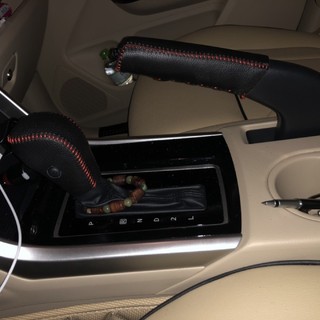Bọc cần số phanh tay các đời xe Mitsubishi Xpander AT số tự động