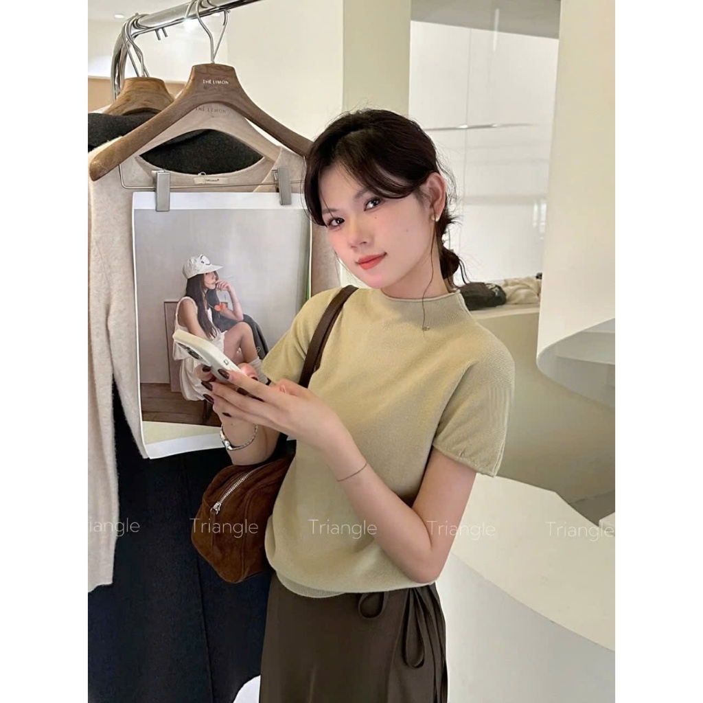 Triangle - Bsic Knit (Giá thanh lý, không hoàn hàng) Áo len dệt kim ngắn tay cổ đứng nhẹ nhàng