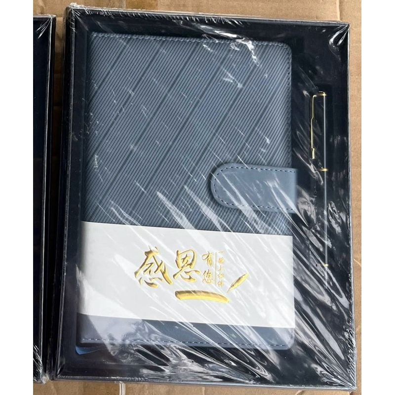 [HÓT] HỘP QUÀ TẶNG SỔ BÌA DA, BÚT BI 25-002 - VPP QUỐC HUY.