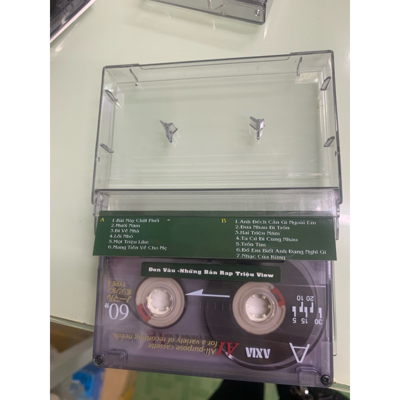 Băng Cassette Đen Vâu