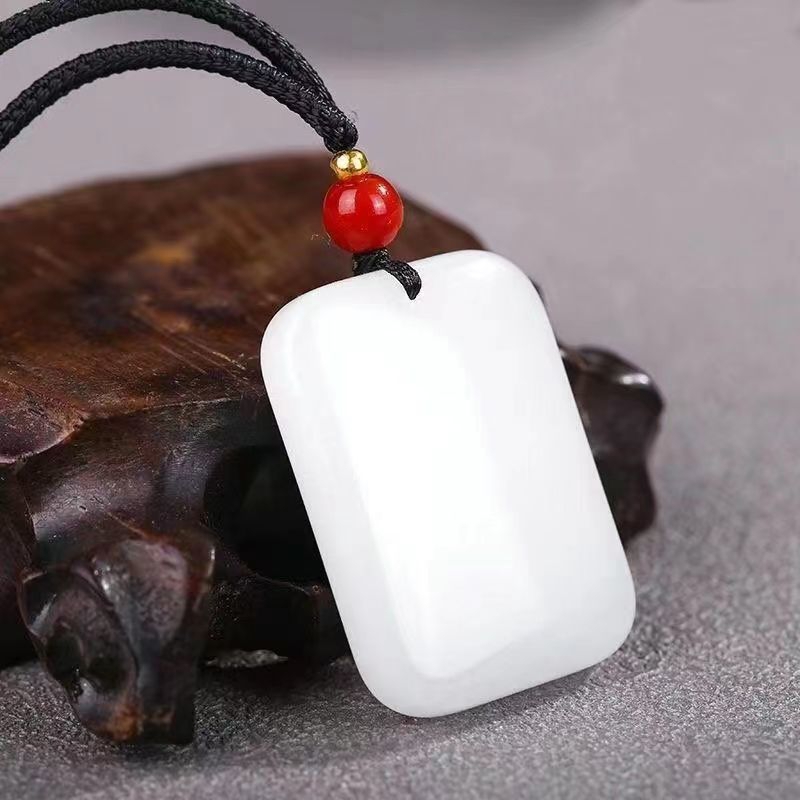 Thẻ bài vô sự ngọc hòa điền ,giúp mang lại tài lộc ,mang lại sự bình an và may mắn