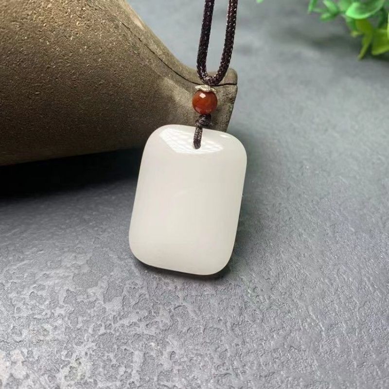 Thẻ bài vô sự ngọc hòa điền ,giúp mang lại tài lộc ,mang lại sự bình an và may mắn
