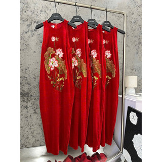 Váy nhung sát nách thêu hoa sen hồng