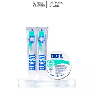 Combo Eucryl gồm 2 tuýp kem đánh răng (62gx2) + 1 bột đánh răng (50g) giúp làm sạch và trắng khỏe răng