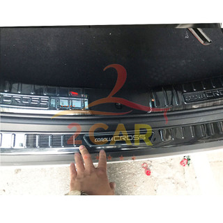 Ốp chống trầy cốp trong, ngoài xe Toyota Corolla Cross đời 2018 đến 2025 chất liệu Vân TITAN phay xước cao cấp