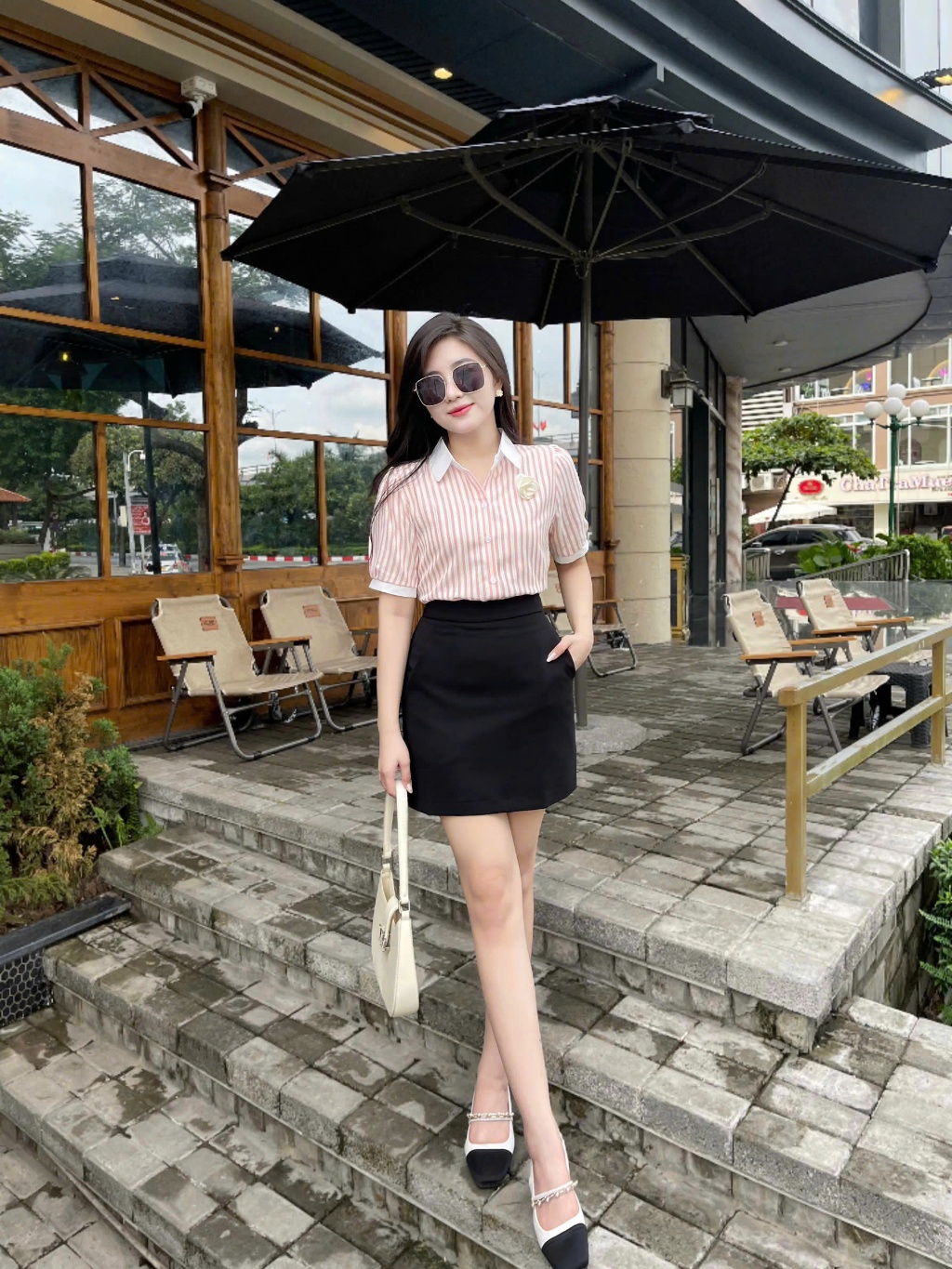 Ảnh Áo sơ mi nữ kẻ ngắn tay cổ đức cài hoa  chất vải nhập Hàn Evalover 3