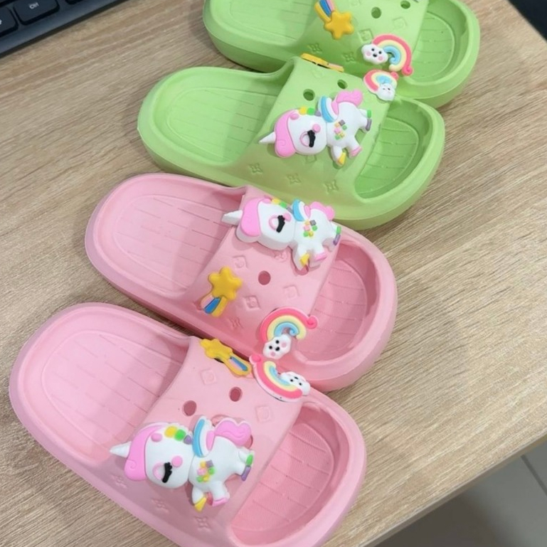 Dép bánh mì cho bé gái hình ngựa pony cầu vòng siêu mềm êm chân chống trượt cho bé