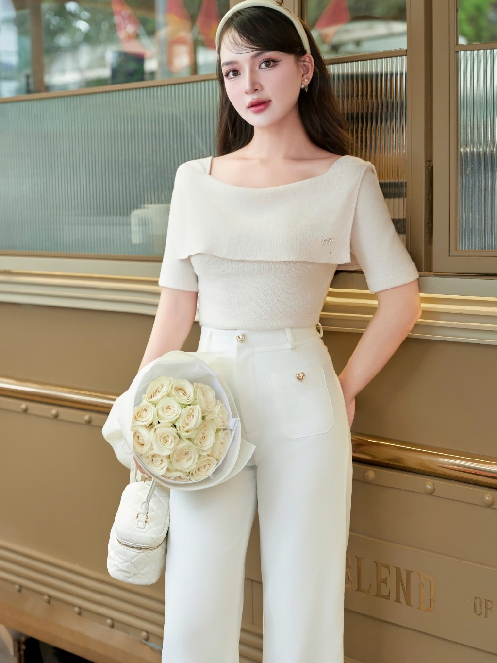 Ảnh Áo Tay Lửng Cổ Cách Điệu Vải Len Mềm - EDINI - A1479 3