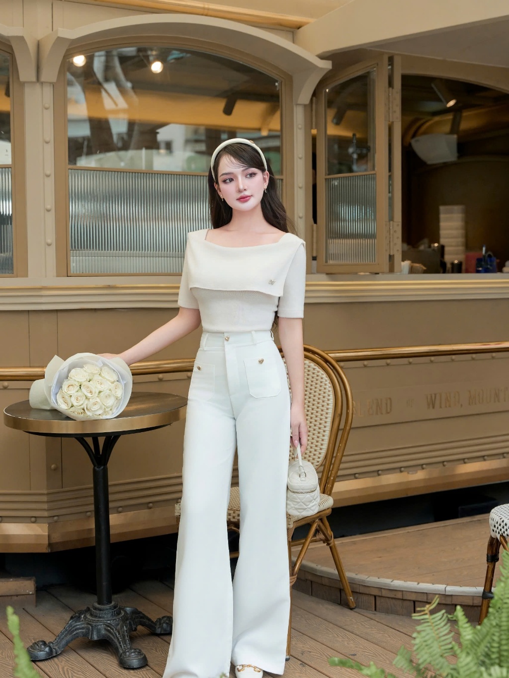 Ảnh Áo Tay Lửng Cổ Cách Điệu Vải Len Mềm - EDINI - A1479 2