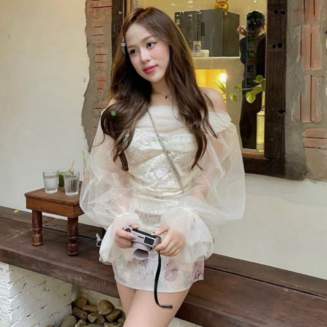 MIU.STUDIO | Áo hở vai tay dài bồng bo chun chất liệu voan tơ hoa ren cao cấp,Áo trễ vai phối hoa ren hàng loại 1(sẵn)