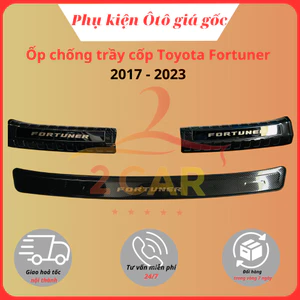 Ôp chống trầy cốp trong ngoài xe Toyota Fortuner 2017 - 2022, 2023, 2024, 2025 Vân Cacbon cao cấp