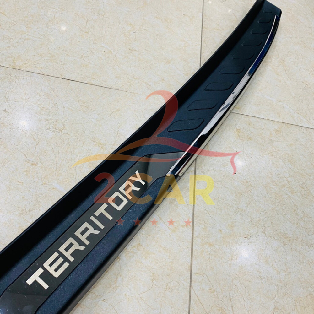 Ốp chống trầy cốp ngoài xe Ford Territory 2022-2025 nhựa đen 3D ABS cao cấp, sang trọng