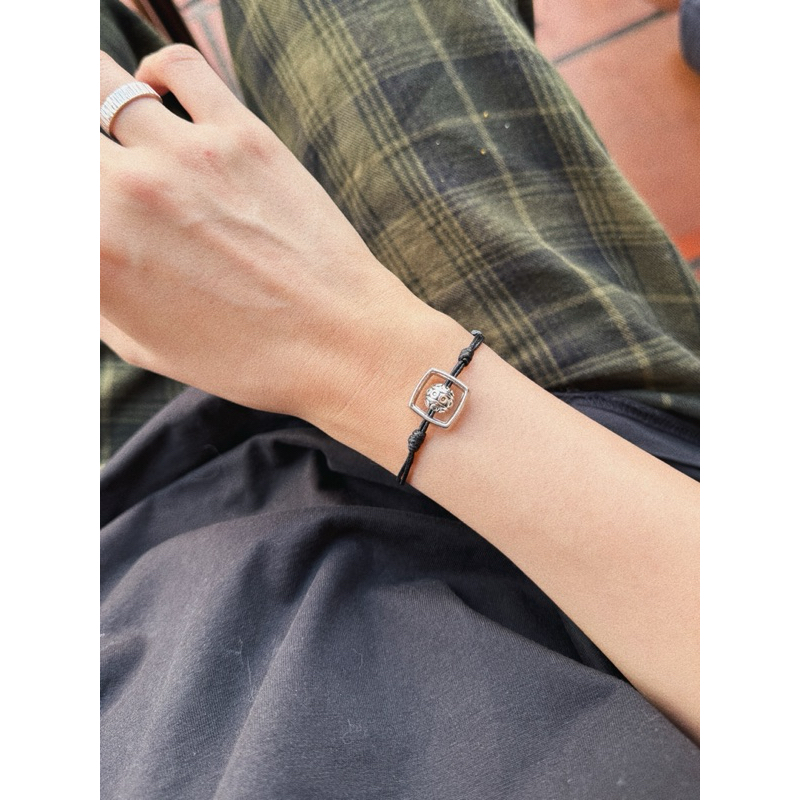 Vòng tay Toho - vòng khoen vuông mix charm tuỳ chỉnh kích thước