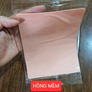 -Da silicone vàng nhạt dùng luyện tập phun xăm