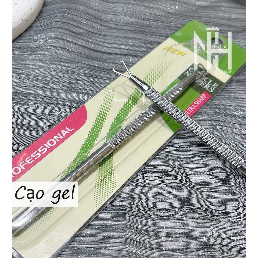 Đẩy da móc khoé làm móng