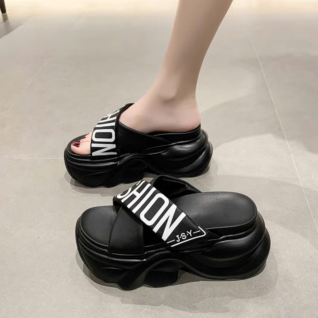 DÉP BM QUAI CHÉO IN CHỮ FASHION DÒNG CAO CẤP XCF3