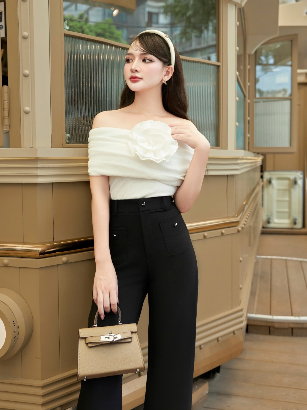 Áo Trễ Vai Đính Nơ Ngực Sang Trọng - EDINI - A1614 - A1615 | Shopee ...