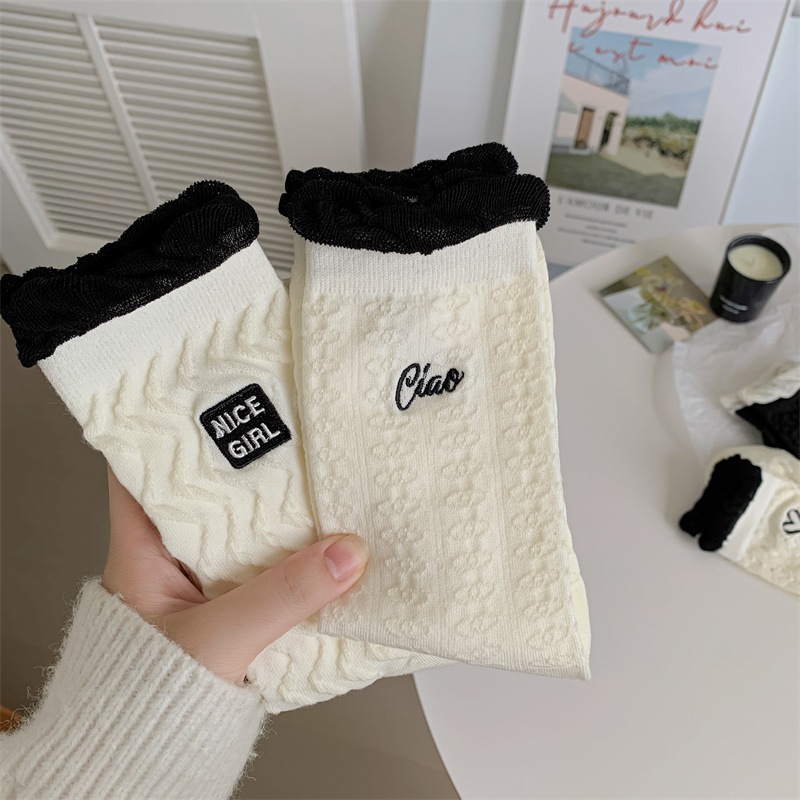 Vớ Tất nữ chữ CIAO cổ cao phong cách trẻ trung, năng động.