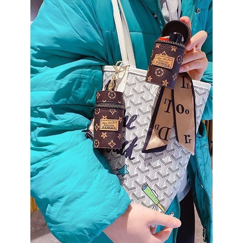 Móc khóa túi  Caro LV cao cấp tiện dụng, kiểu dáng thời trang siêu xinh,Túi có thể đựng son, vật dụng nhỏ đi du lịch